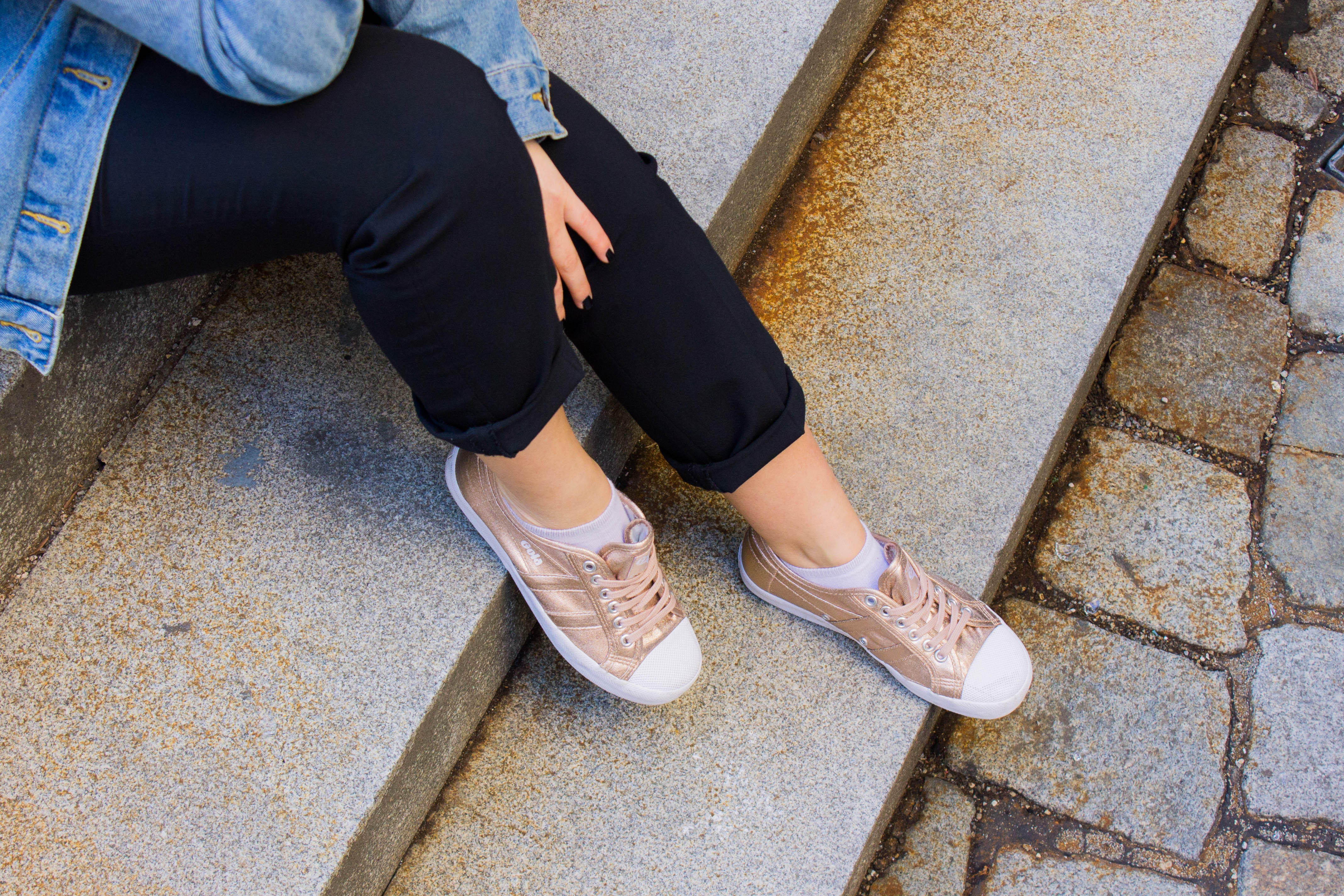 outfit with rose gold tennis shoes